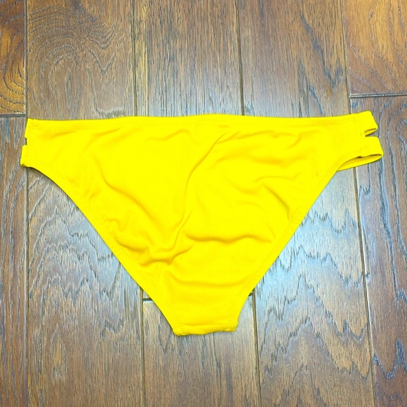 Yellow Bikini - Picture 3 of 3